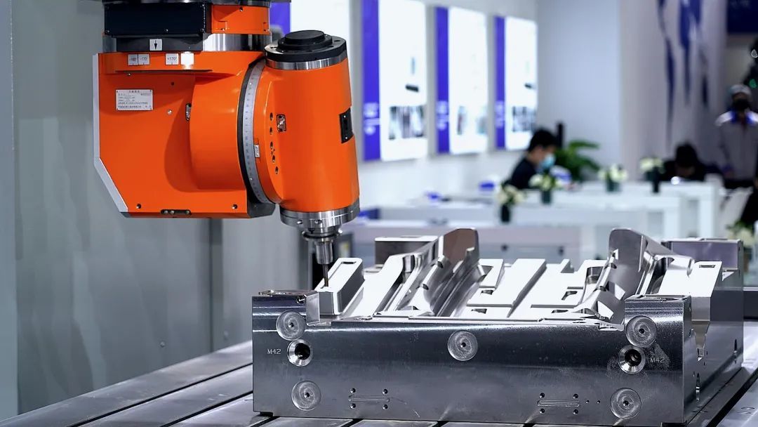 3868la天河总站(集团)股份有限公司 - Make It Possible