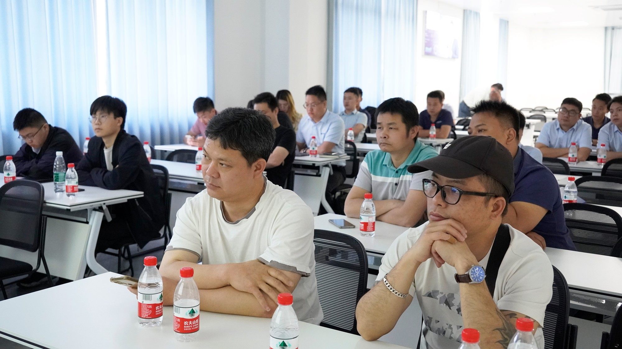 3868la天河总站(集团)股份有限公司 - Make It Possible