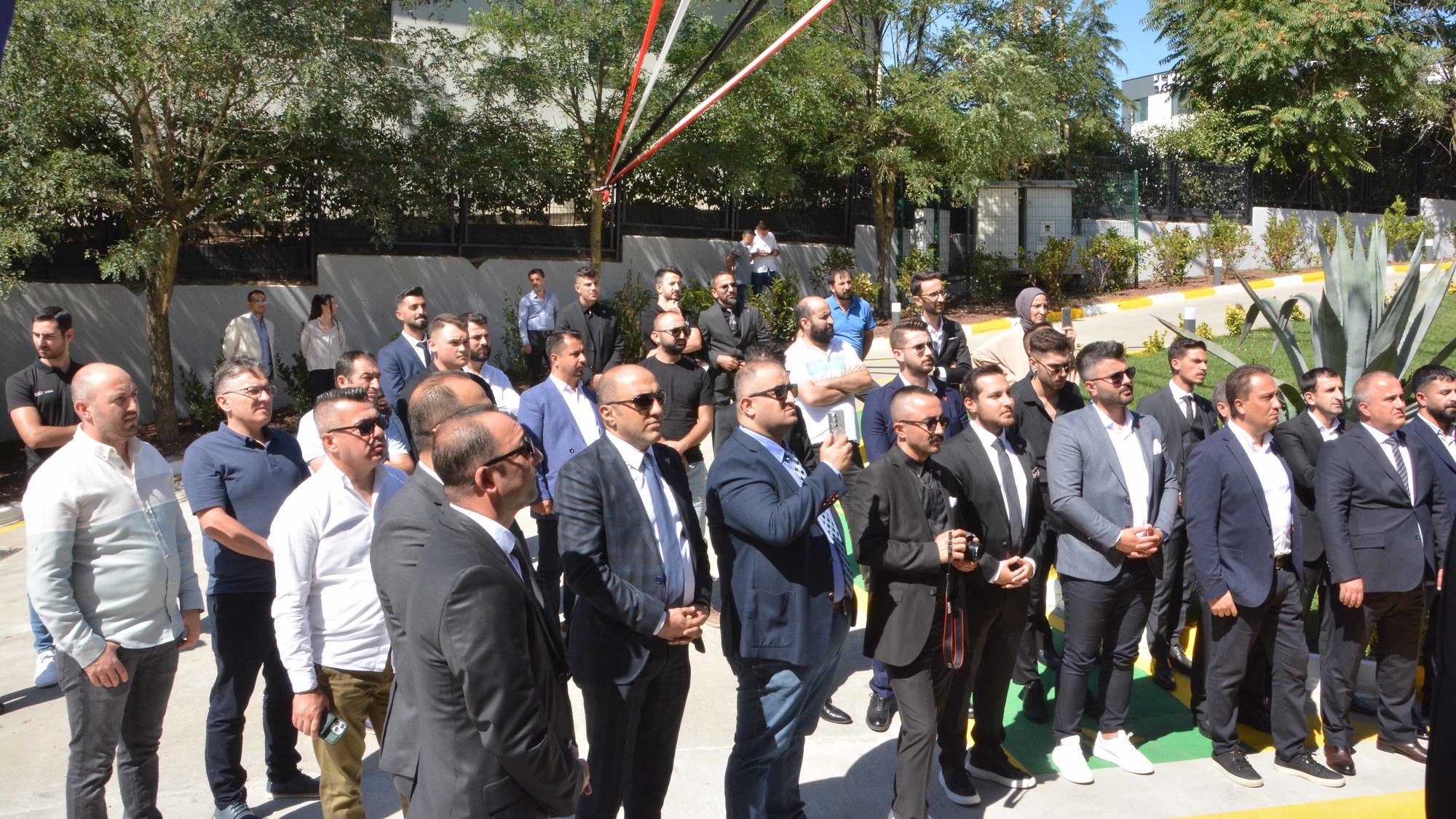 3868la天河总站(集团)股份有限公司 - Make It Possible