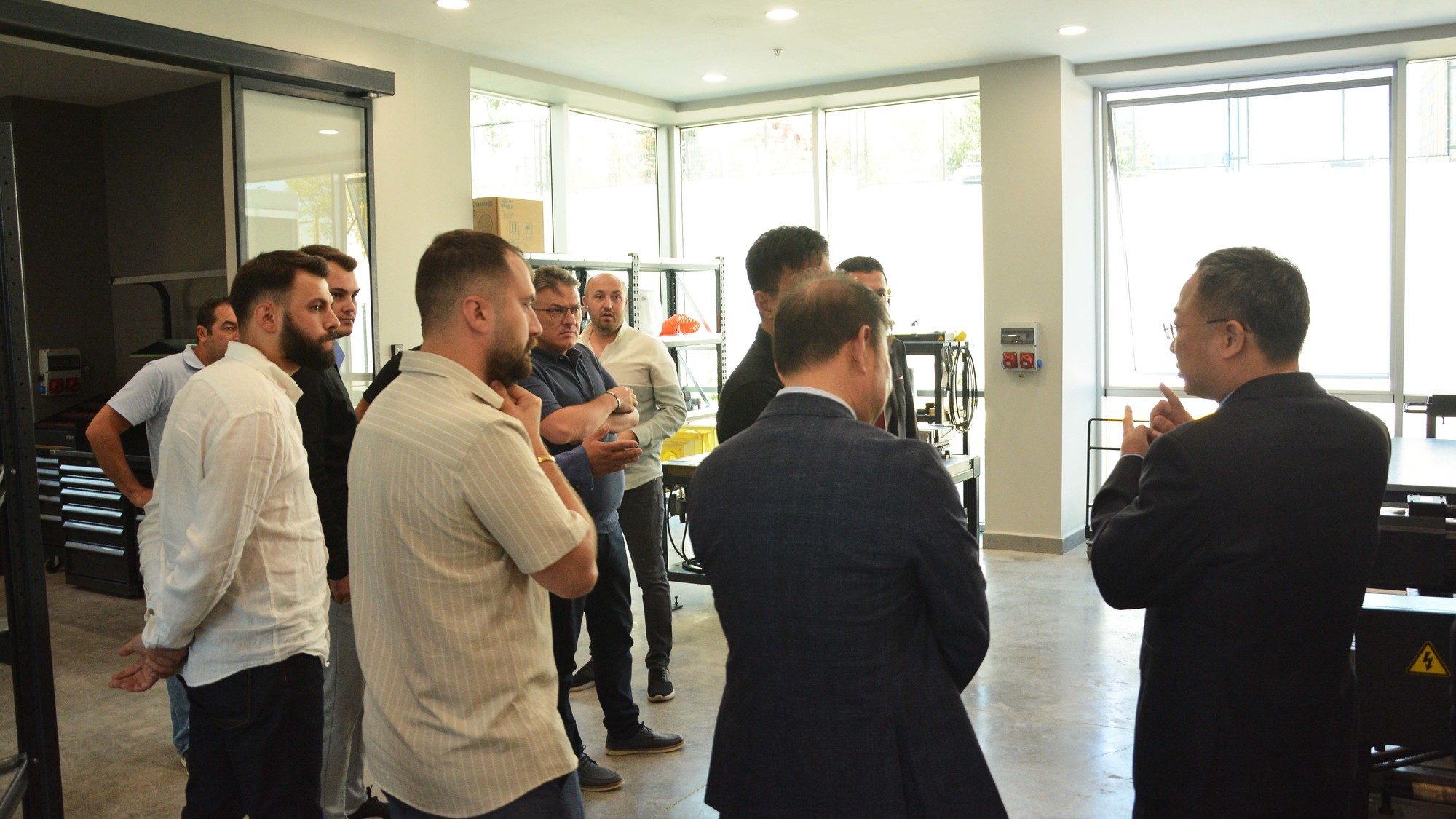 3868la天河总站(集团)股份有限公司 - Make It Possible