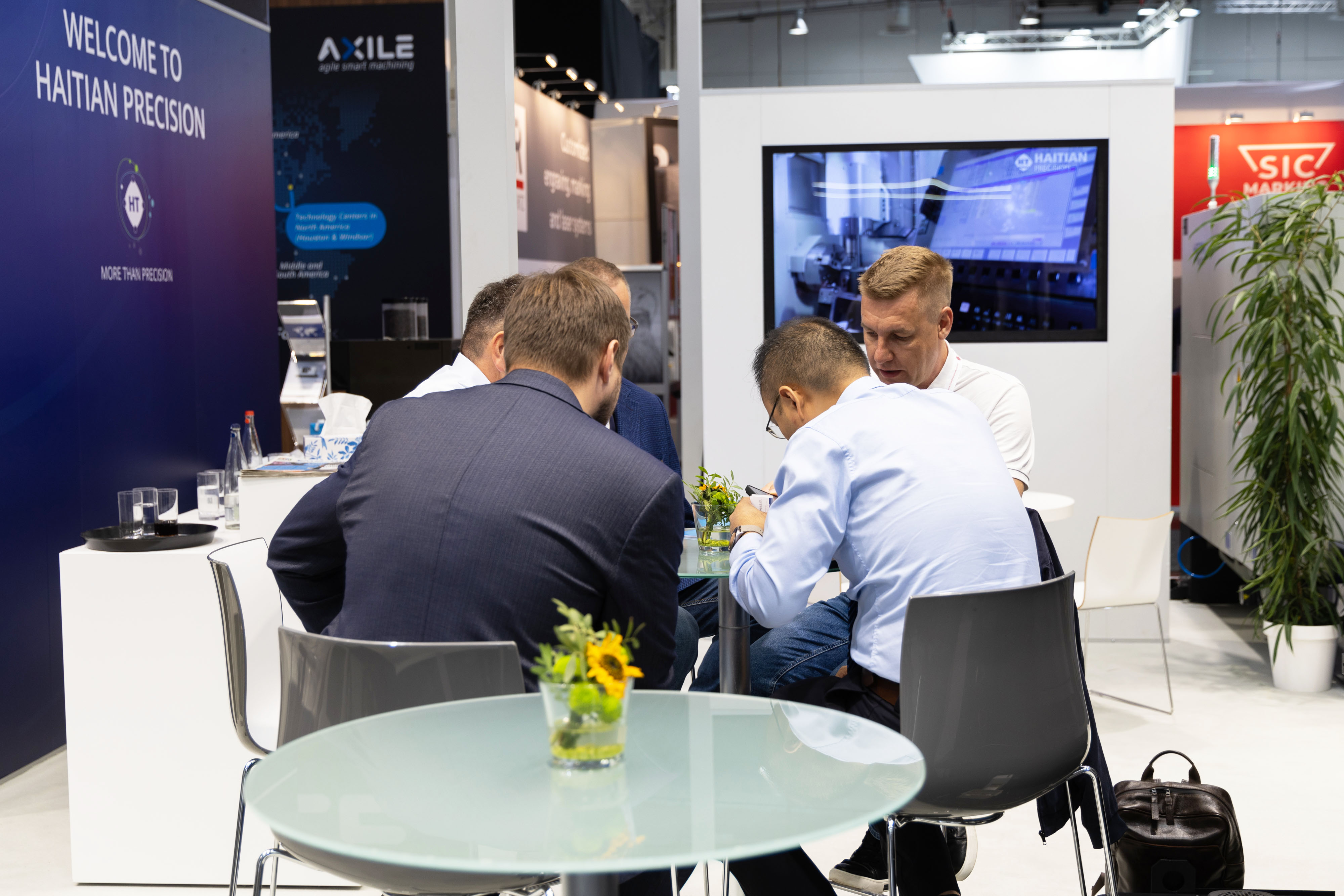 3868la天河总站(集团)股份有限公司 - Make It Possible